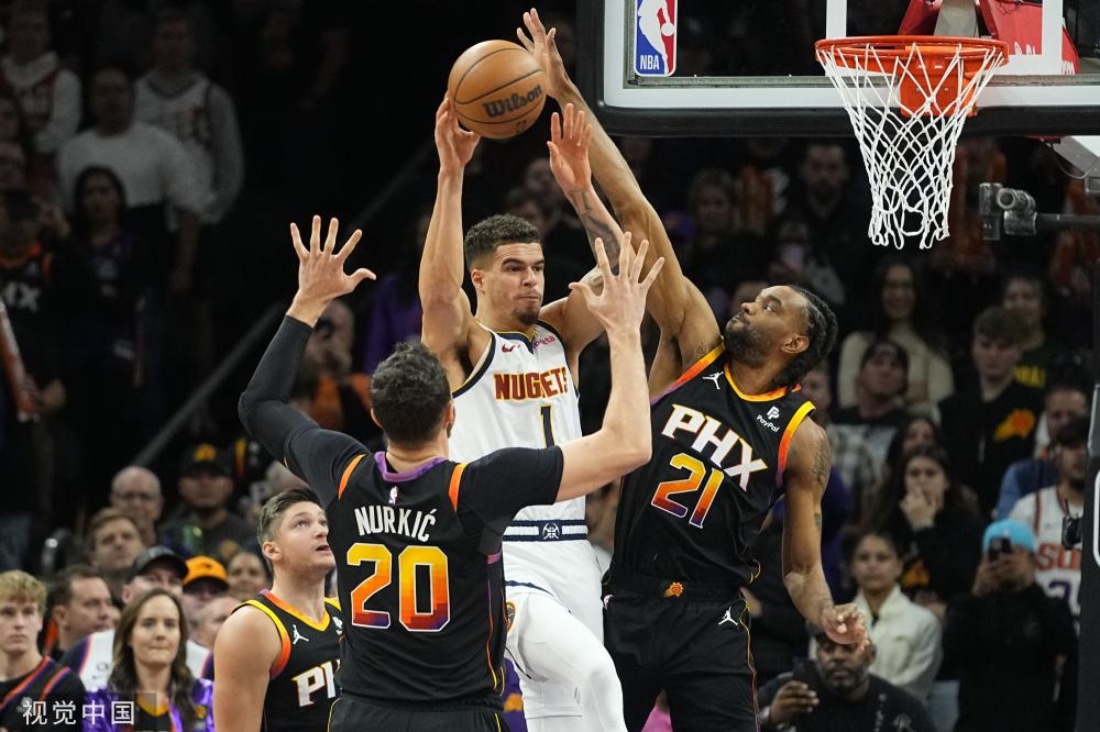 在首局比赛 在首局比赛