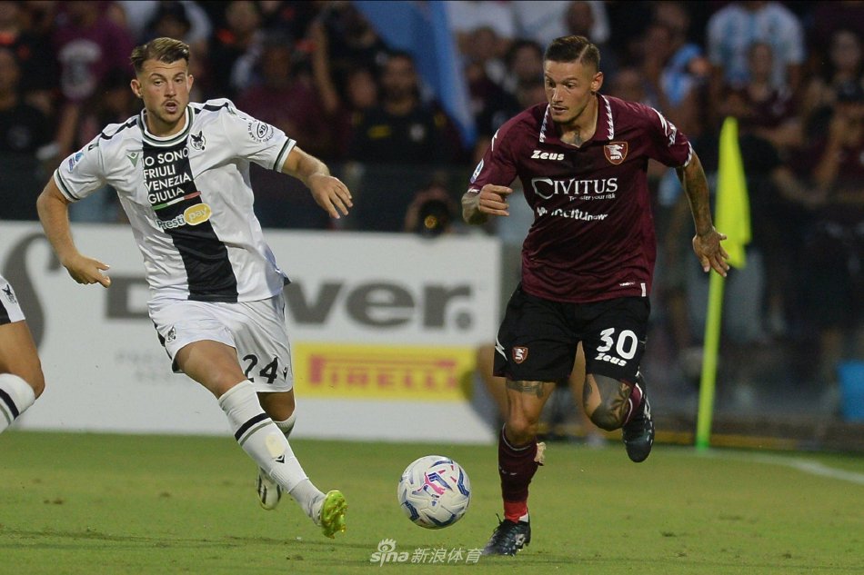 她以稳定的 她以稳定的