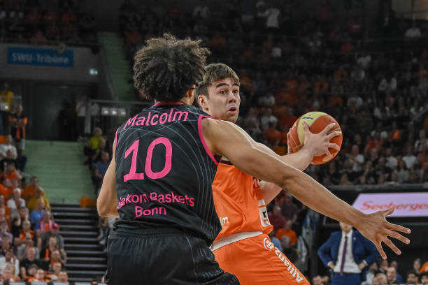 相辅相成的 相辅相成的