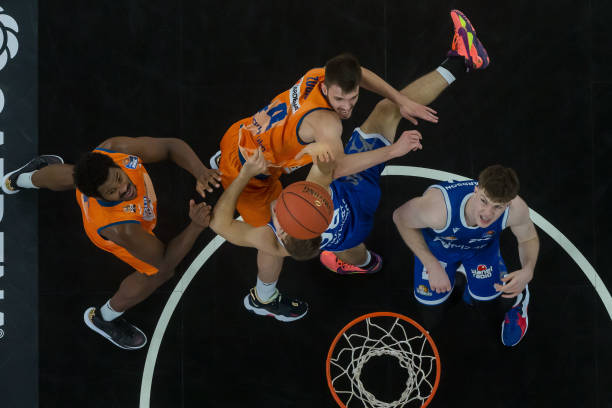 盟与球迷广 盟与球迷广